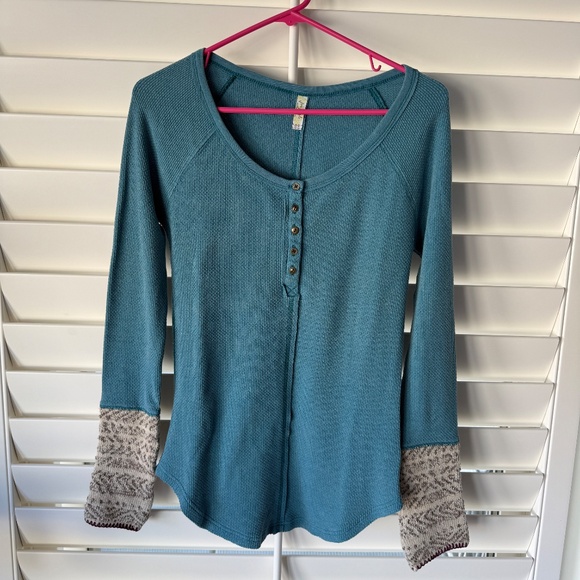 Free People Alpine Cuff Thermal in Teal (Size M) - Picture 3 of 8